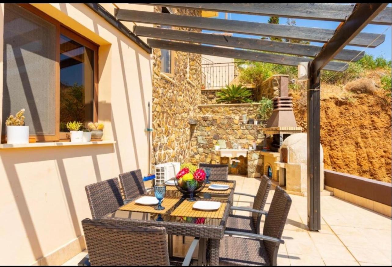 Sunset View Mermaid Villa Pomos Exterior photo